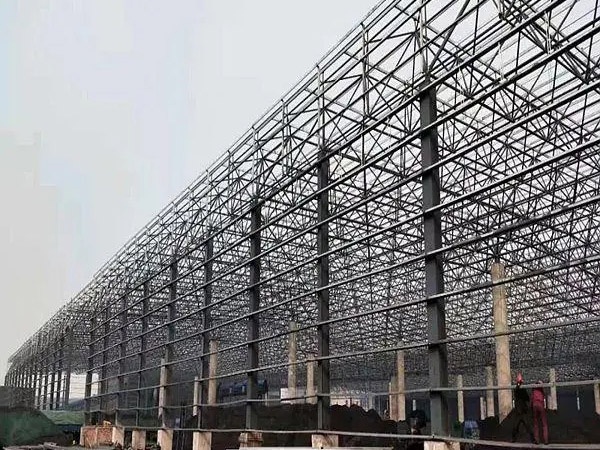 鋼結(jié)構(gòu)的建筑選購原材料的注意事項(xiàng)